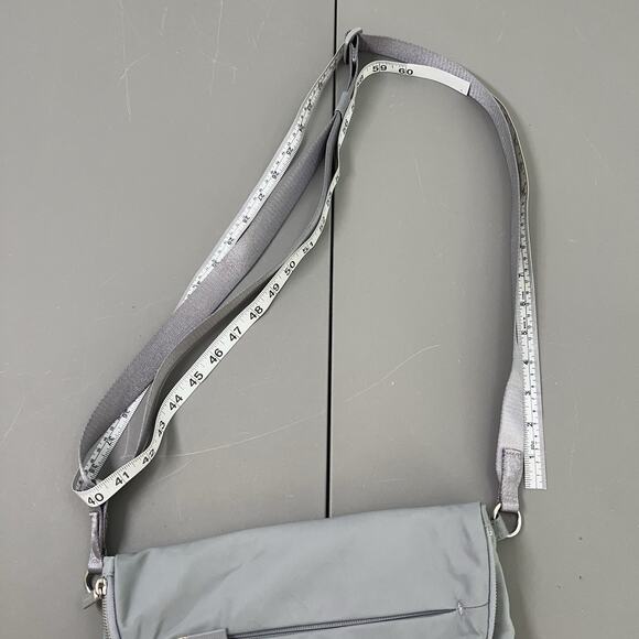 Lululemon All Night Festival Bag 5L Grey/Silver Crossbody Pockets Zippers - Picture 11 of 12